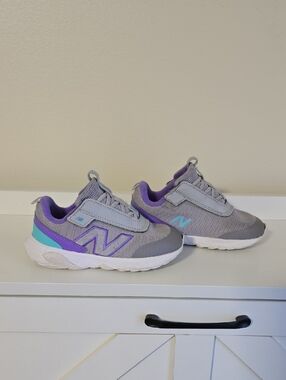 New Balance Fresh Foam 1440  Kids Gray Sneakers SIZE 9